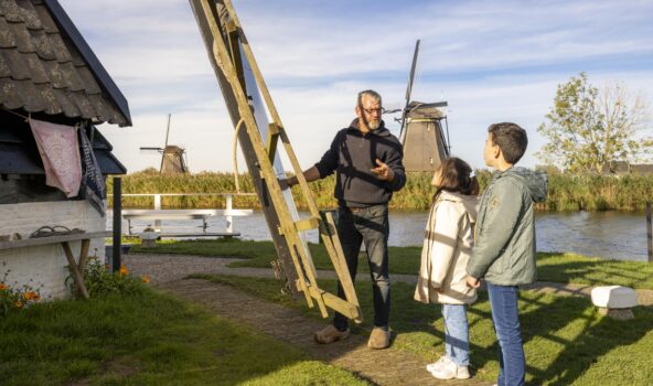 Kinderen uitleg molenaar Kinderdijk