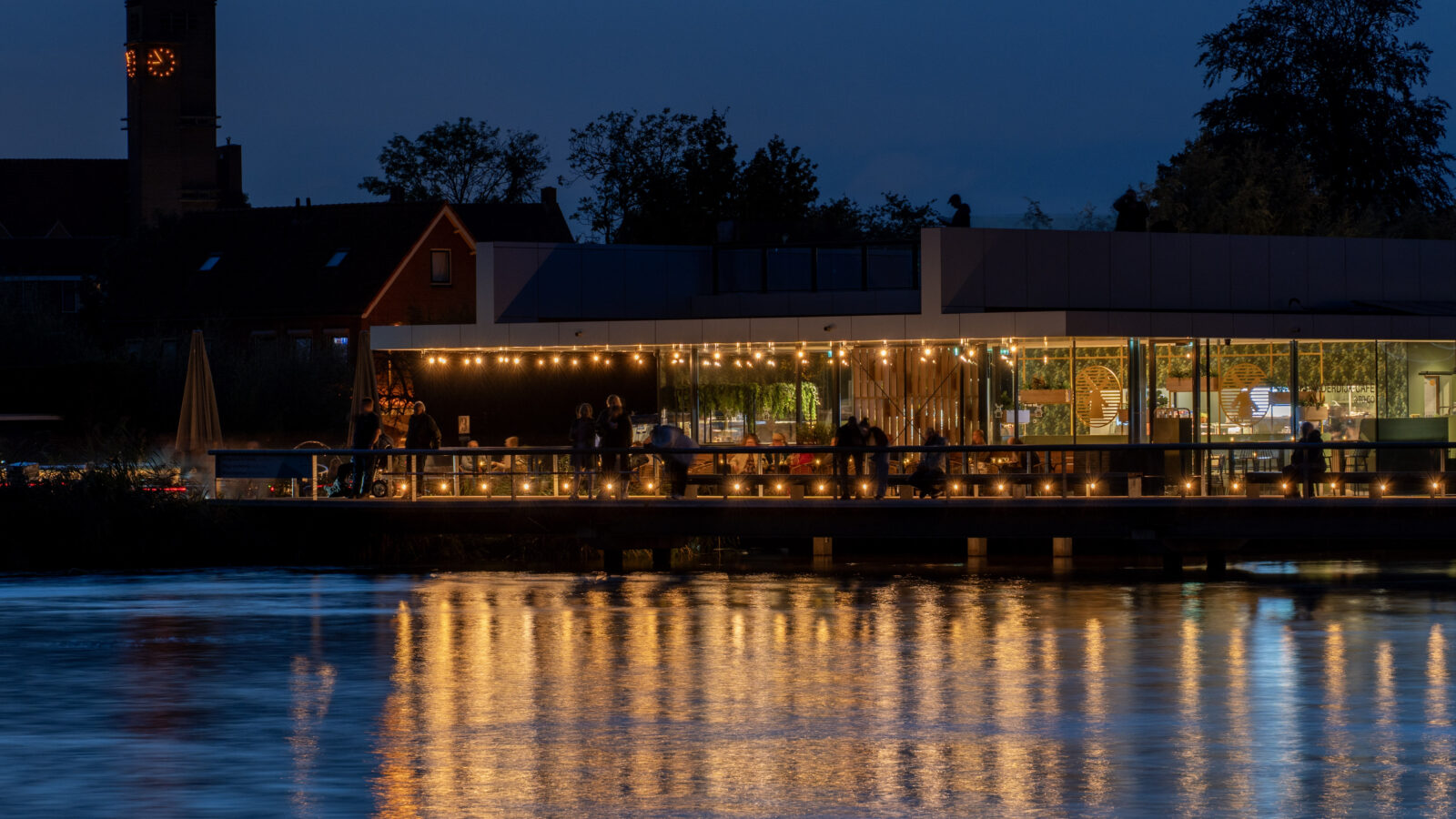 Het bezoekerscentrum tijdens de Verlichtingsweek van UNESCO Werelderfgoed Kinderdijk