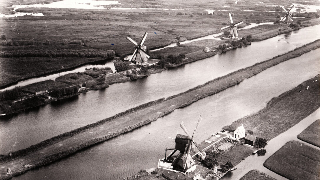 Zwart wit foto Blokweerse molen 1630