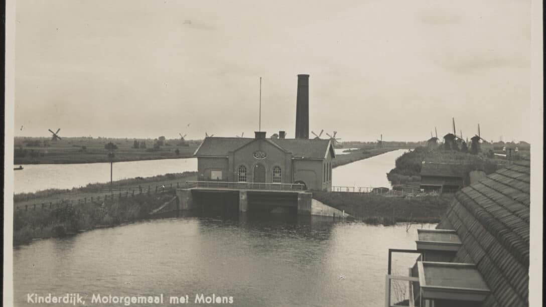 Oude foto stoomgemaal Kinderdijk 1868