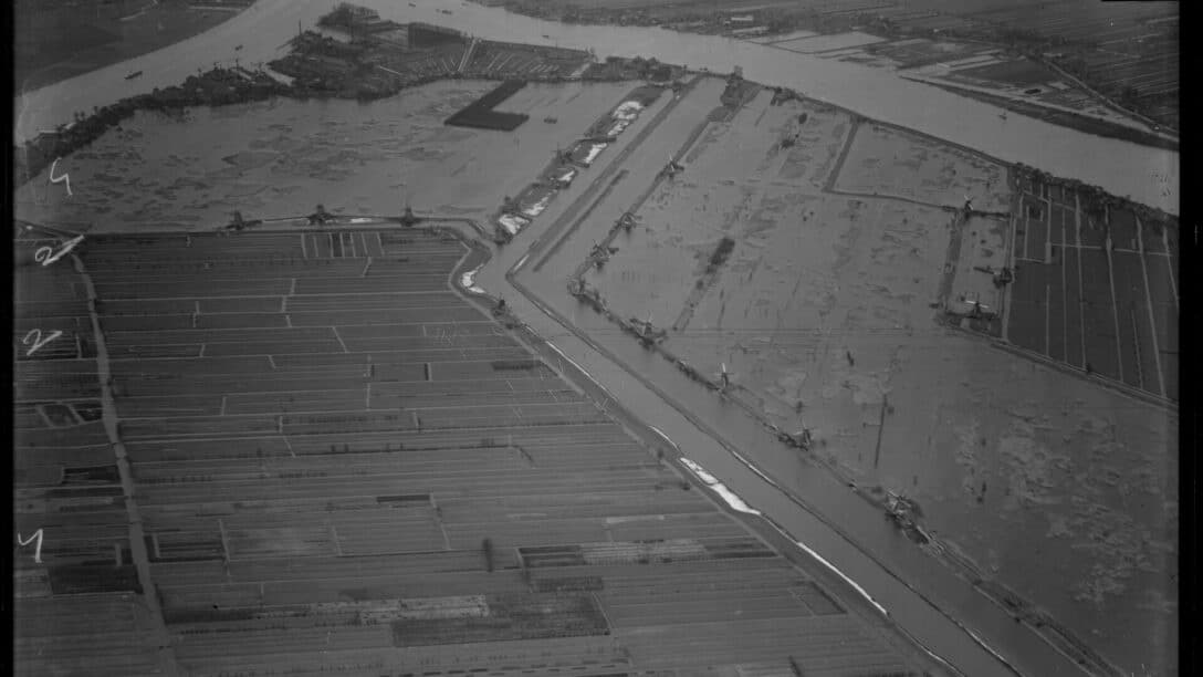 Zwart wit foto bergboezems Kinderdijk 1600
