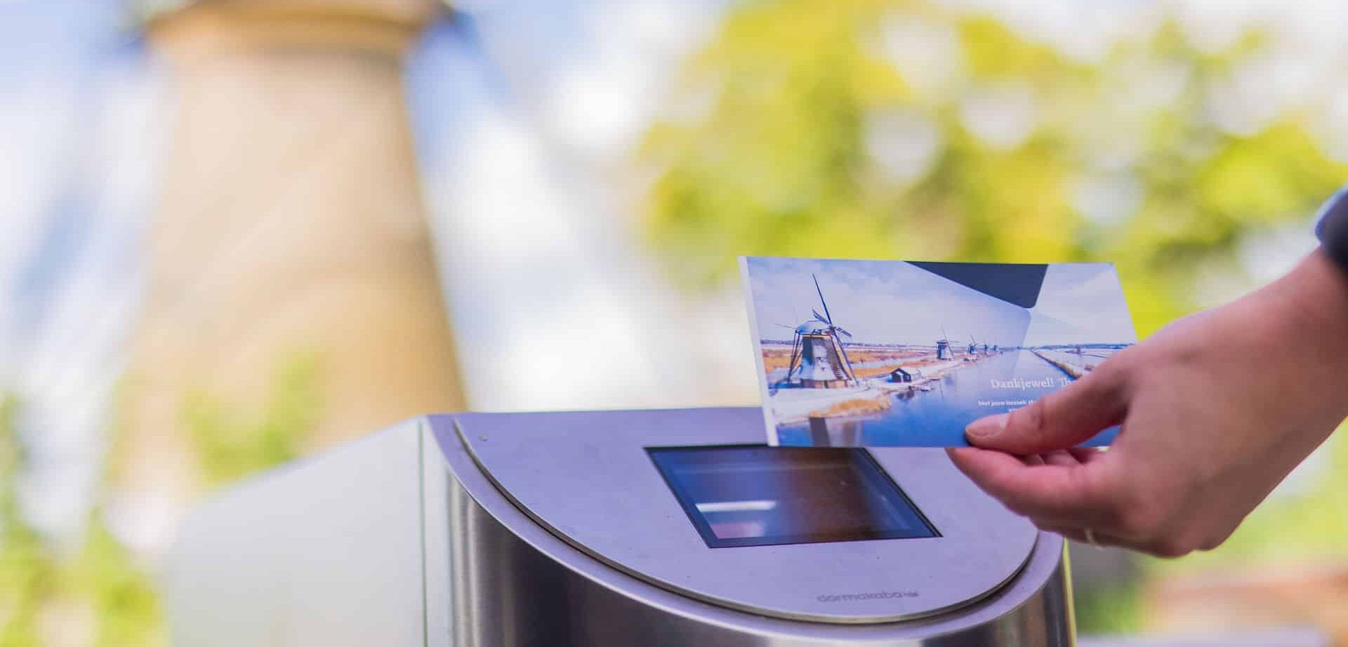 Scannen van de entreeticket bij Museummolen Nederwaard