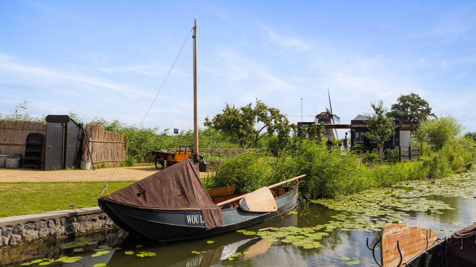 Zalmschouw bij Museummolen Nederwaard.