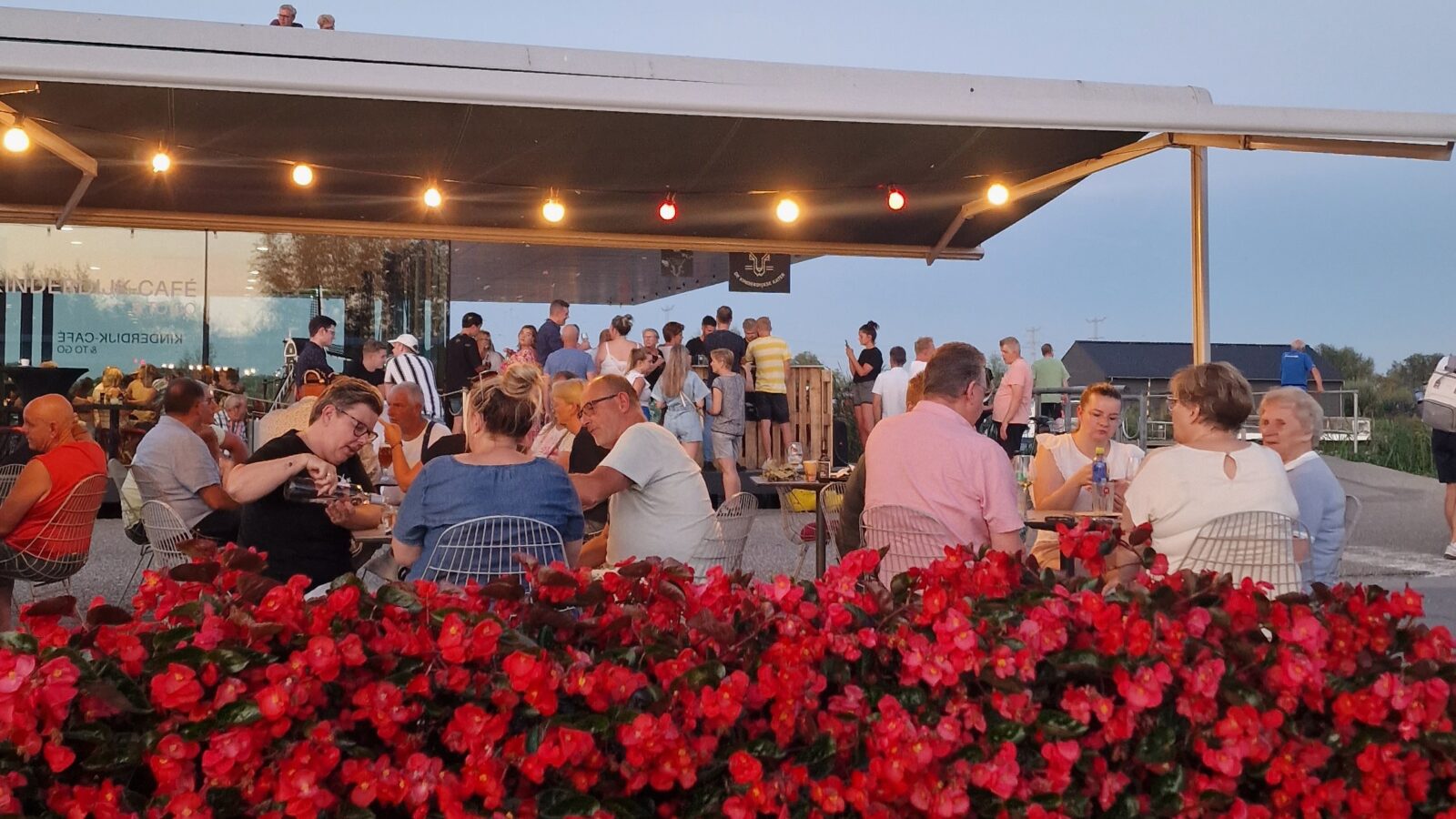 Gezellige borrelavond tijdens de Verlichtingsweek in Kinderdijk