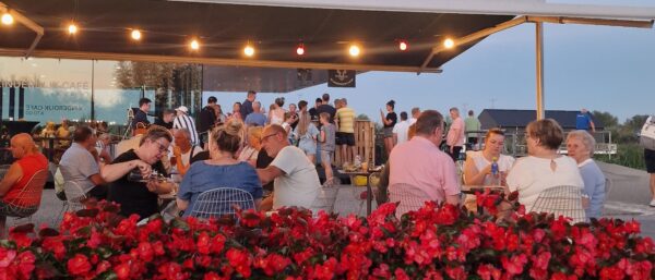 Gezellige borrelavond tijdens de Verlichtingsweek in Kinderdijk